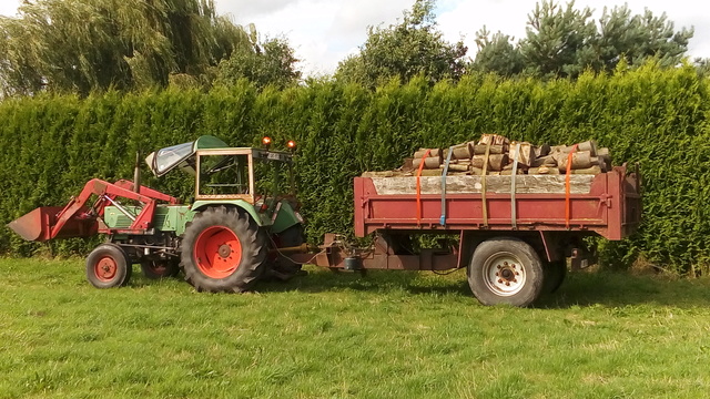 Fendt 103s au travail Img_2010