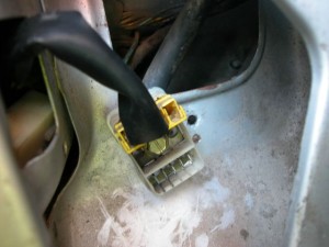 pas d'alimentation pompe a essence 205 gti 1.6L  Img_0326