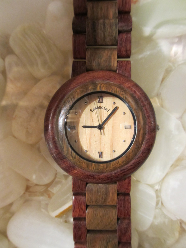 Les montres en bois made in Jura Essenc10