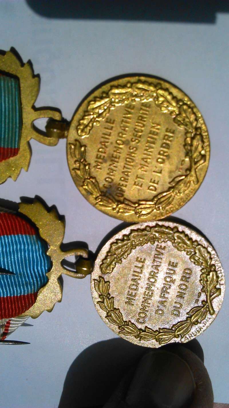 Deux Médailles ALGERIE différentes 14510