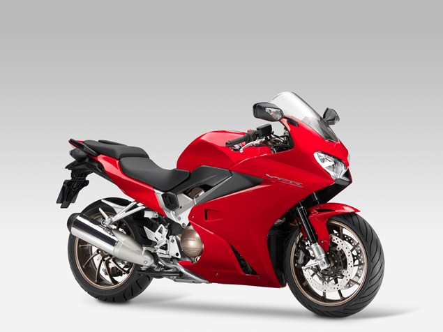 2014 New VFR800 2014_v12