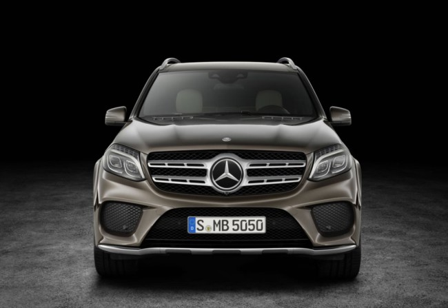 Mercedes apresenta a nova GLS Emerce10