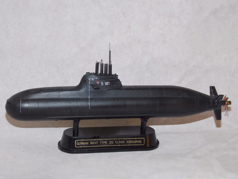 [HOBBYBOSS] Sous-marin Type 212 et sous-marin d attaque nucléaire SSN 772 USS GREENEVILLE Réf 83527 & 87016 Dscn7542