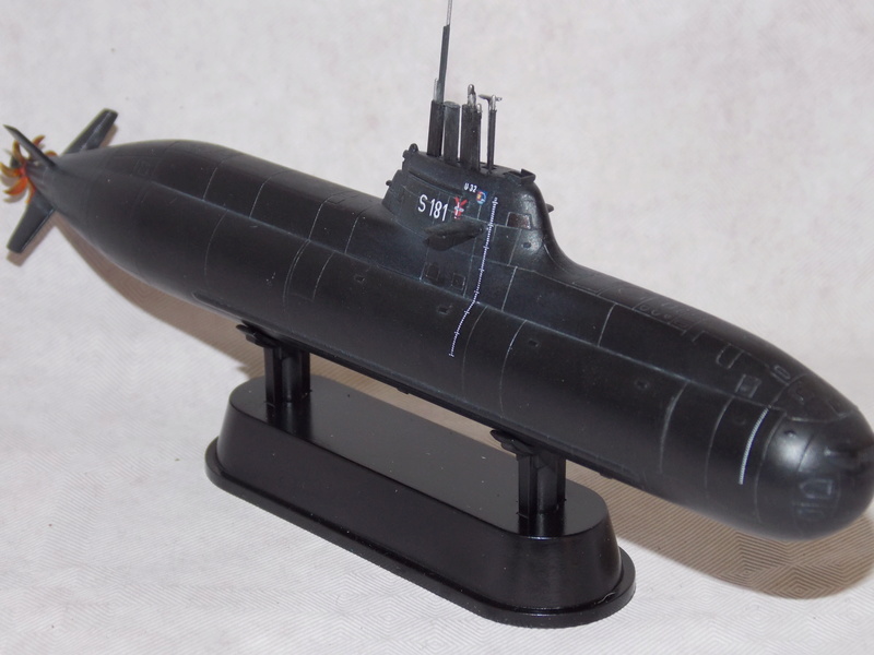 [HOBBYBOSS] Sous-marin Type 212 et sous-marin d attaque nucléaire SSN 772 USS GREENEVILLE Réf 83527 & 87016 Dscn7545