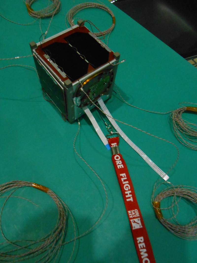 Nanosatellite OUFTI-1 - Programme Flight Your Satellite ( ESA ) Dscn0911