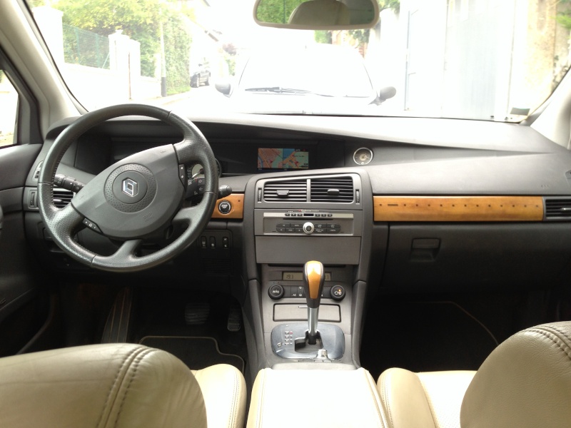 [résolu][Vends] Renault Vel satis 3.5 V6 Initiale ph2 BVA GPS 2005 Img_1413