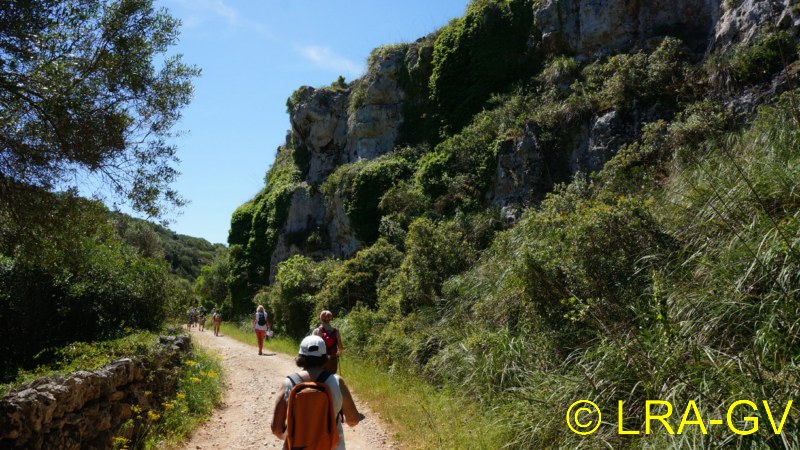 Voyage à Minorque, mai 2017 - 2 : Lundi 15 mai : Torre d'enGalmés, Calaen Porter Dsc05329