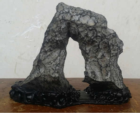 you can make simple stands for your small stones within one hour by yourself Ba_yin11