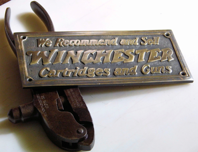 Plaques Winchester pour boutique d'armurier Winch242