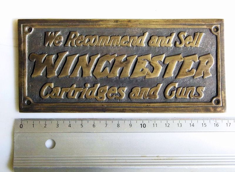 Plaques Winchester pour boutique d'armurier Winch243