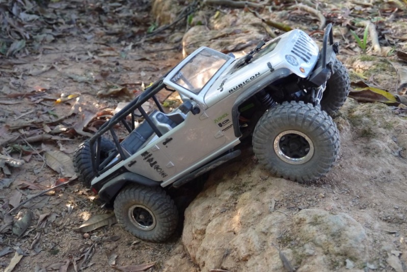 Reinforcing the links of a standard RTR SCX10 Jeep Rubicon Jeep_a12