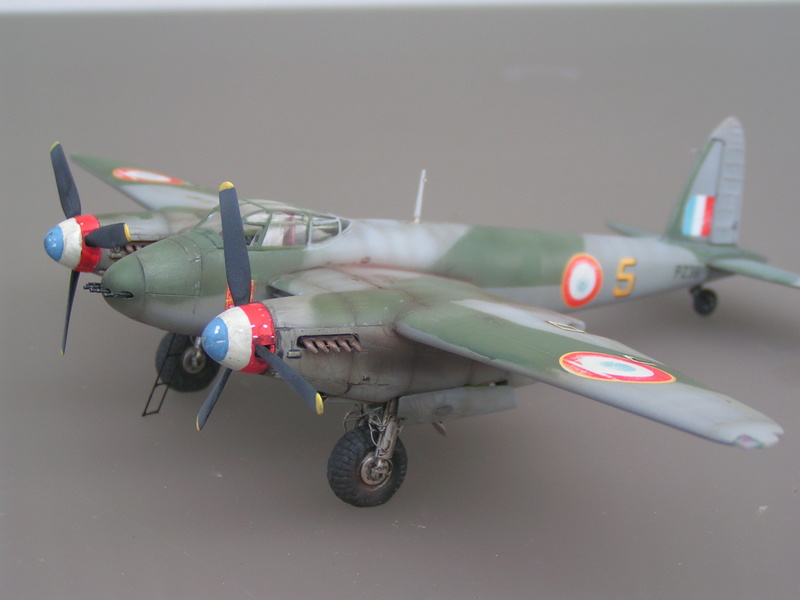 [HASEGAWA] De Havilland Mosquito FB Mk.VI en Indochine 1/? Pict0336