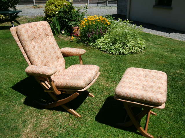 fauteuil et ottoman  Apdc1615