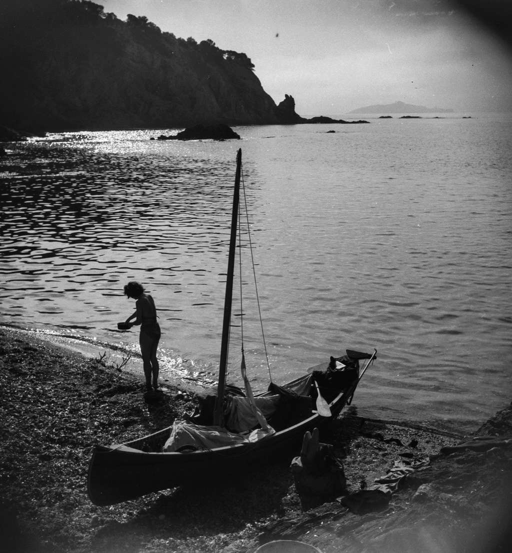 Canoë à voile dans les îles d'Hyères dans les années 1950 Seyler22