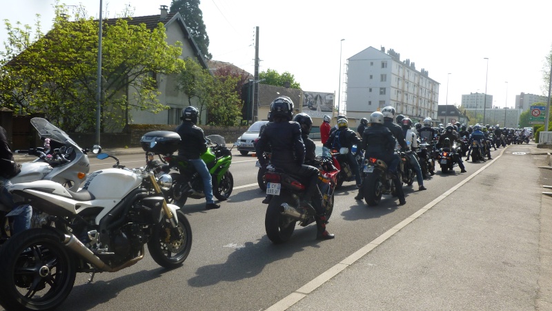 [CR] BESANCON - Manif FFMC : samedi 12 avril 2014 (contre limitations  80 km/h) P1040015