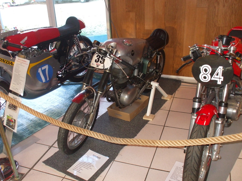 motos anciennes Dscf9333
