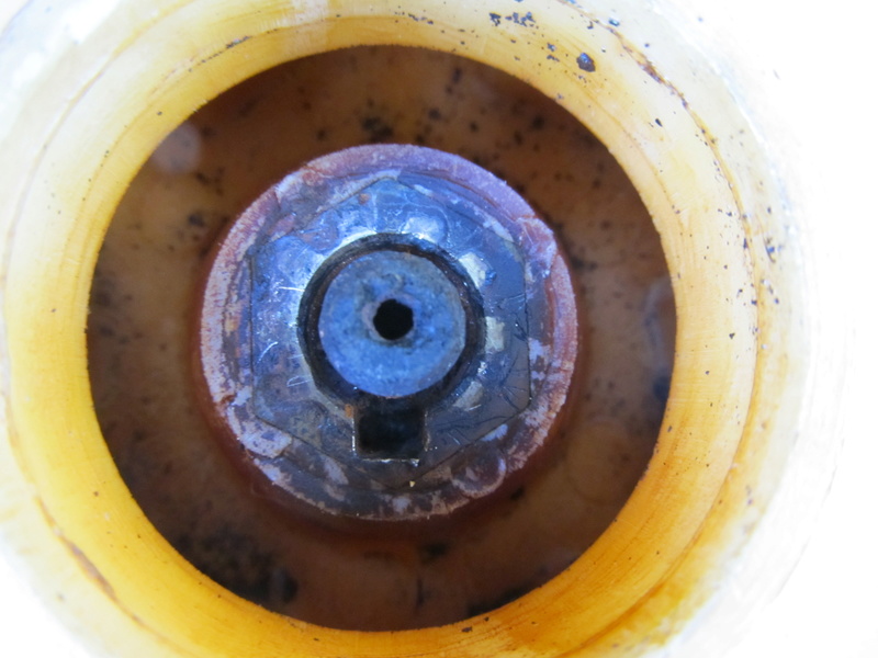 fuite sur ma pompe à eau - demande d'aide Pompe_13
