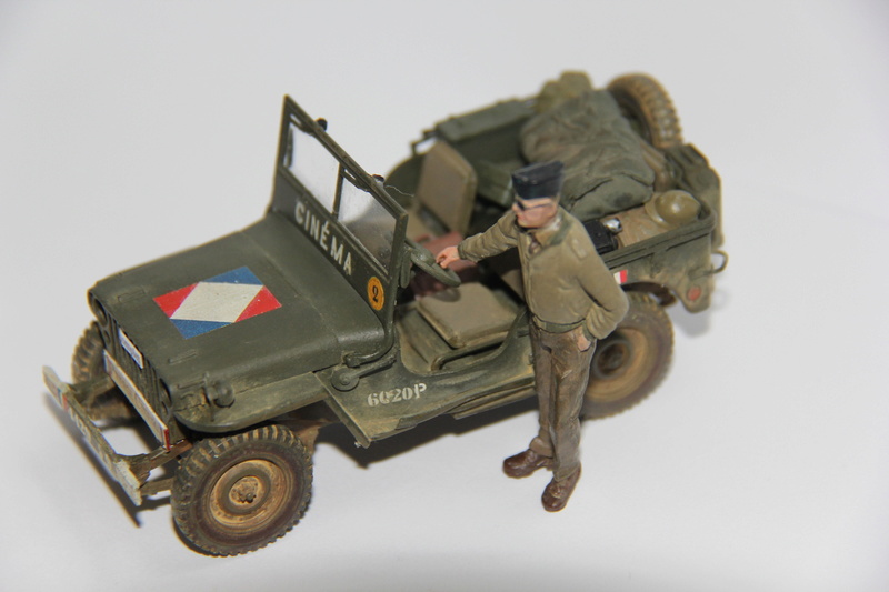 Jeep de cinéma finie et duo de petites françaises - Tamiya 1/35 01710