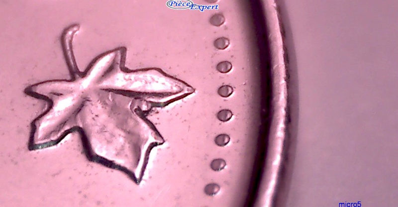 2011 - Éclat de Coin, Feuille Droite # 1 (Die Chip) Cpe_i154