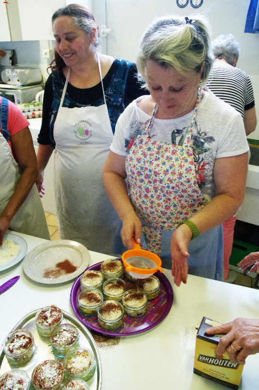 Atelier cuisine de la Boussole, un repas solidaire Imgp0421