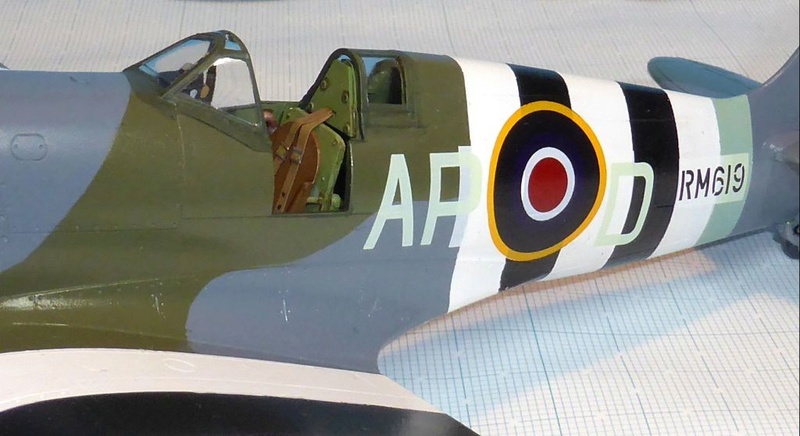 *1/48 - Spitfire Mk XIVc - Academy - - Page 3 Smk14c45