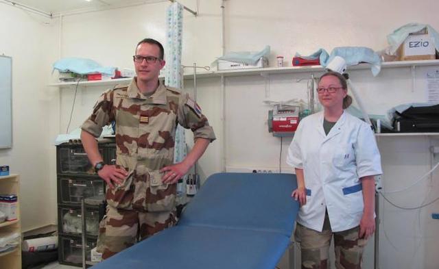 Un médecin et une infirmière de Saint- Maixent au Tchad . Ils-fo10