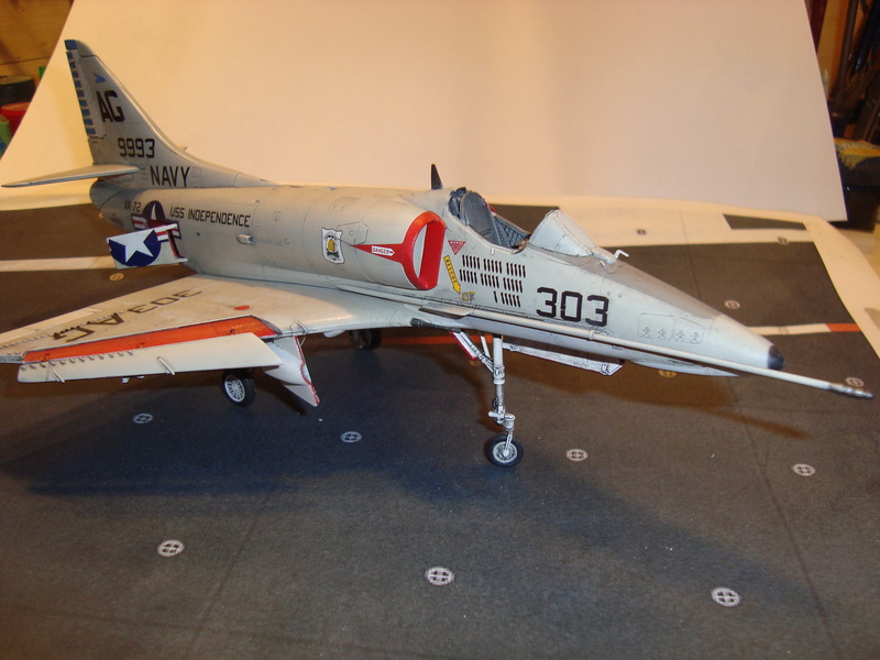 A-4 E Skyhawk - Vietnam - 1/48 Eduard - Pont d'envol fait, avion fini, accessoires de pont en confection. - Page 9 Dsc01816