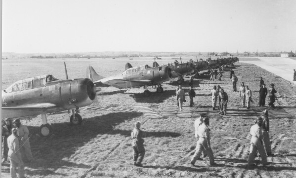 Douglas A 24 B et SBD 5 Dauntless Photo_55