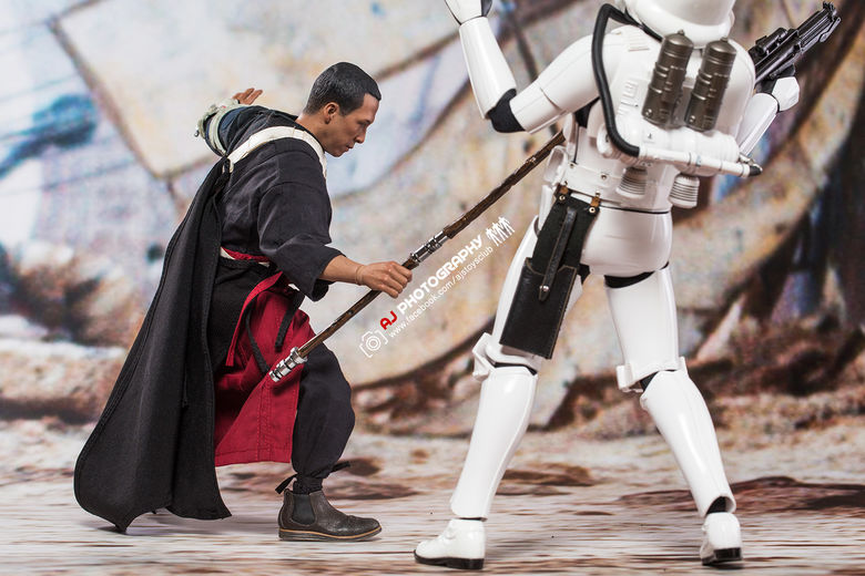 Star Wars Rogue One : 1/6 Chirrut Imwe And Deluxe Version (Hot Toys) 01574110