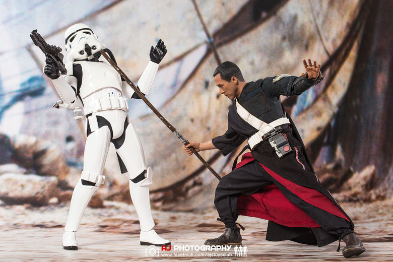 Star Wars Rogue One : 1/6 Chirrut Imwe And Deluxe Version (Hot Toys) 01574310