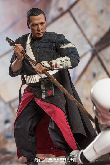 Star Wars Rogue One : 1/6 Chirrut Imwe And Deluxe Version (Hot Toys) 01575110