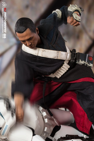 Star Wars Rogue One : 1/6 Chirrut Imwe And Deluxe Version (Hot Toys) 01580710