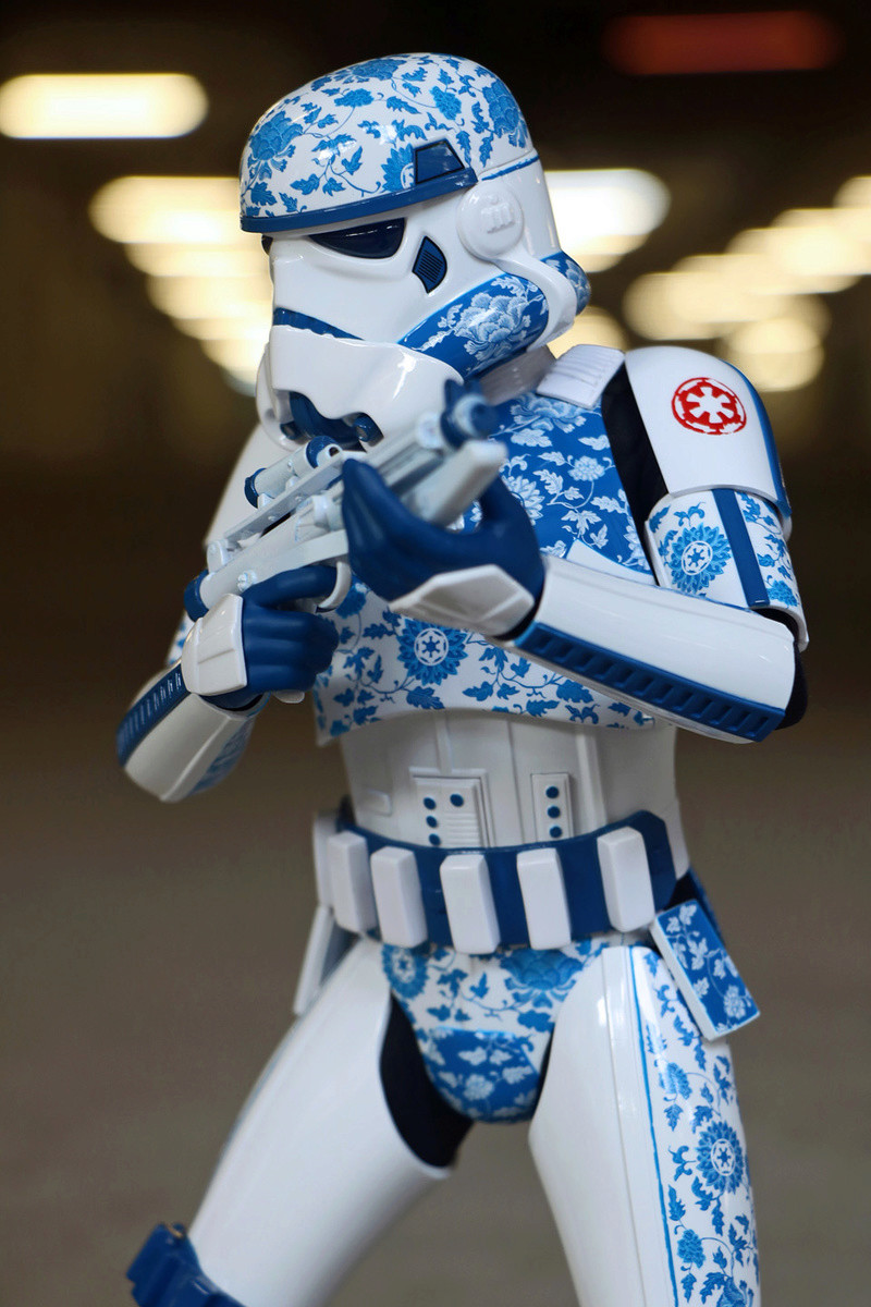 Star Wars Exclusive : 1/6 Stormtrooper (Porcelain Pattern Version) (Hot Toys) 19392511