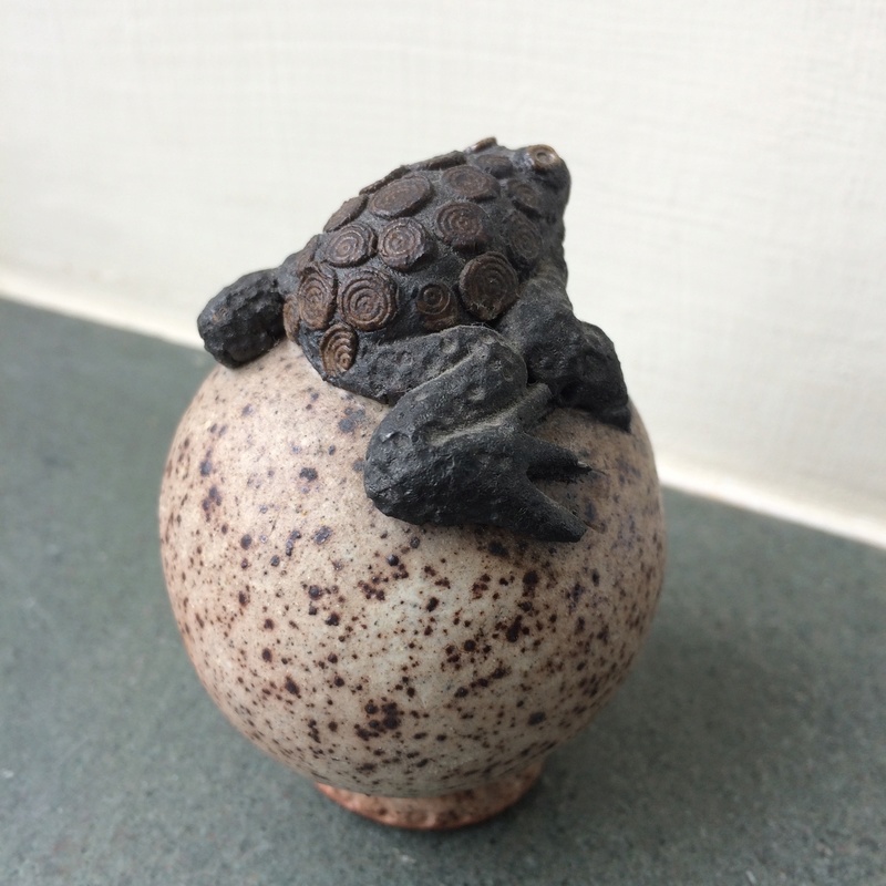 Studio pottery frog Img_4145