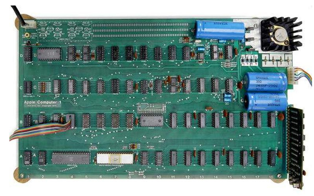 tech Ένας Apple-1 πουλήθηκε για 750.000 δολάρια Vmtil210