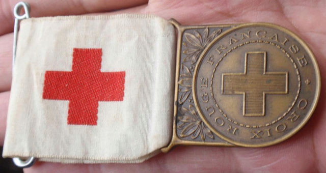 Médaille Croix Rouge - mais de quand ? Cr110