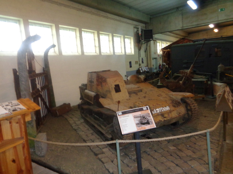 Visite du Bastogne Barracks: les véhicules (pour les amoureux) Dsc01444