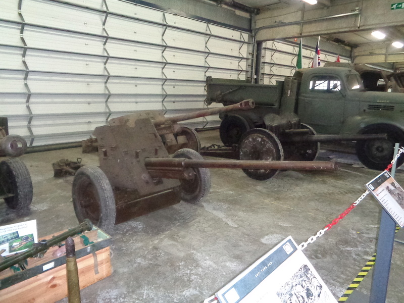Visite du Bastogne Barracks: les véhicules (pour les amoureux) Dsc01523
