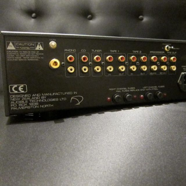 Plinius 8200 Integrated Amplifier MK1 Pliniu13