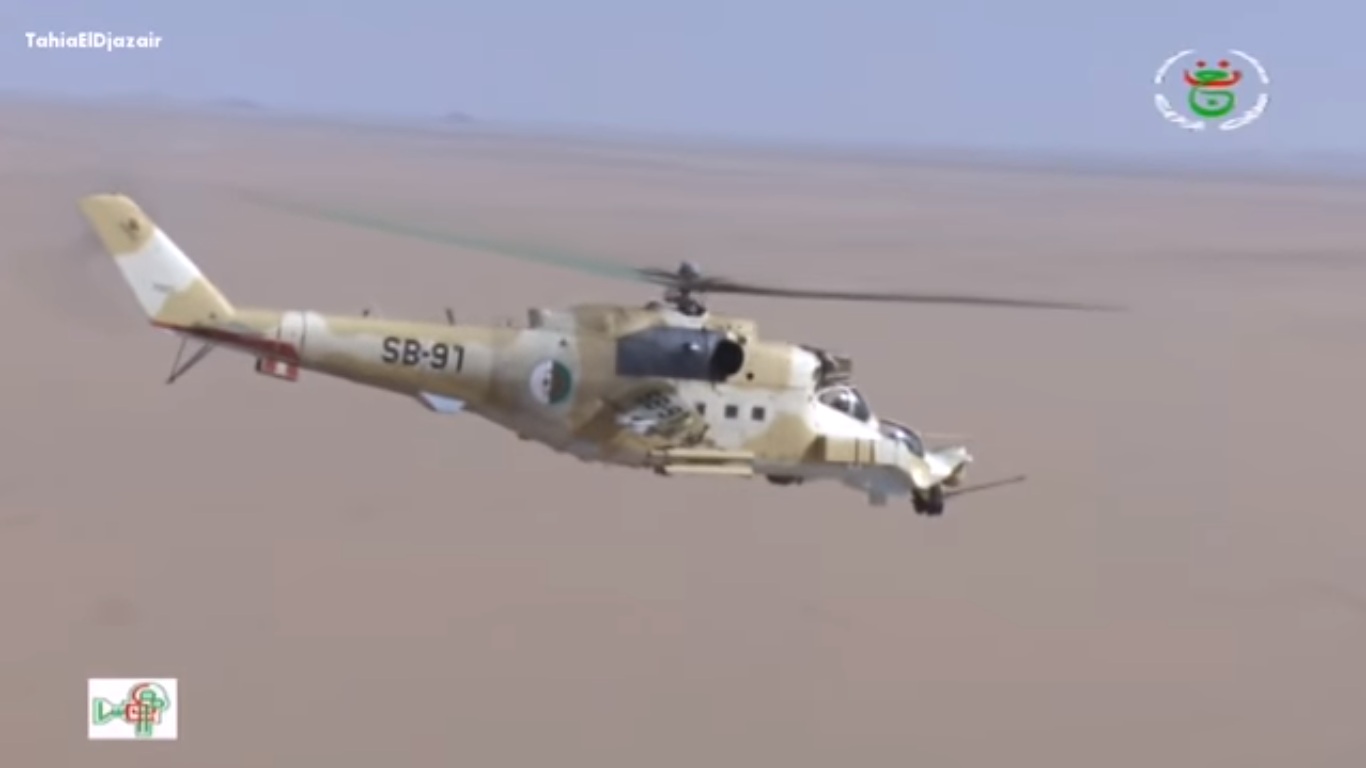 صور مروحيات Mi-24MKIII SuperHind الجزائرية - صفحة 8 Uioyio10