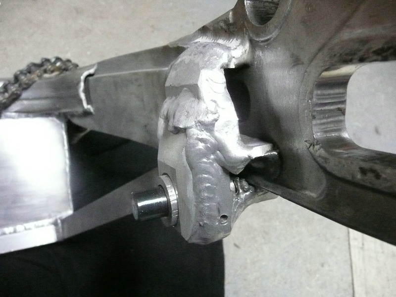 adaptation bras oscillant GSX R 1989 sur GSX - Page 3 P1220425