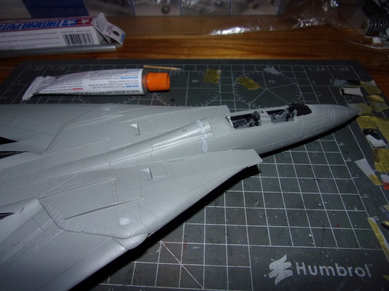 f-14D Super Tomcat "last flight"  REVELL - 1/72éme - Page 10 102_4713