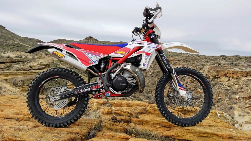 Testing Shinko 505 Hybrid "Cheater" w/ MX-216 Fat Tire Front Beta0111