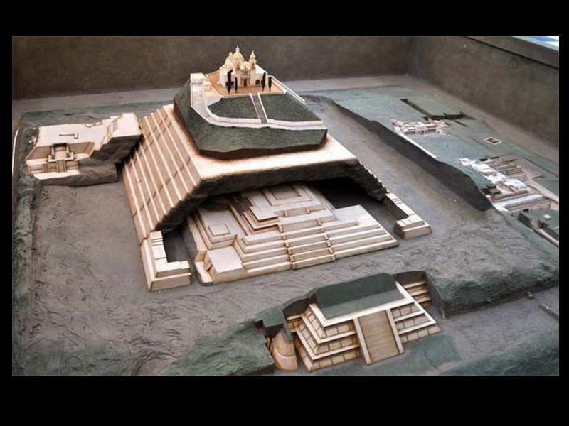 La Pyramide de Cholula est 4 fois plus grande que celle de Khéops et est enterrée sous une montagne mexicaine Sans_489
