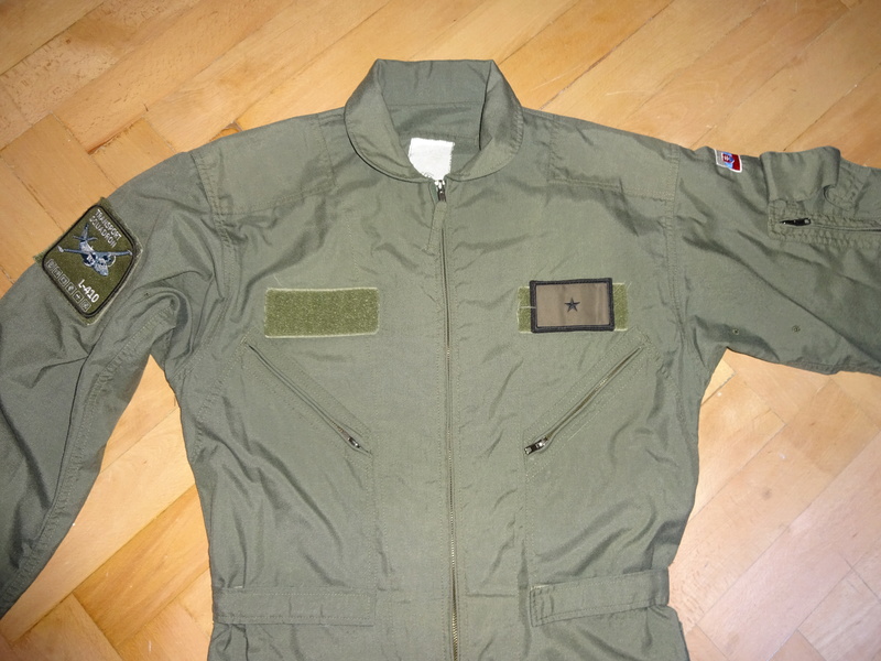 Slovak Air Force flight jumpsuit, gloves and garrison cap Dsc02612