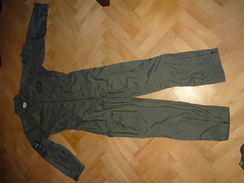 Slovak Air Force flight jumpsuit, gloves and garrison cap Dsc02614