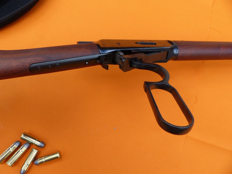 J'ai enfin trouvé mon Graal, une Winchester 1894 en 44 WCF de 1976  P1010223