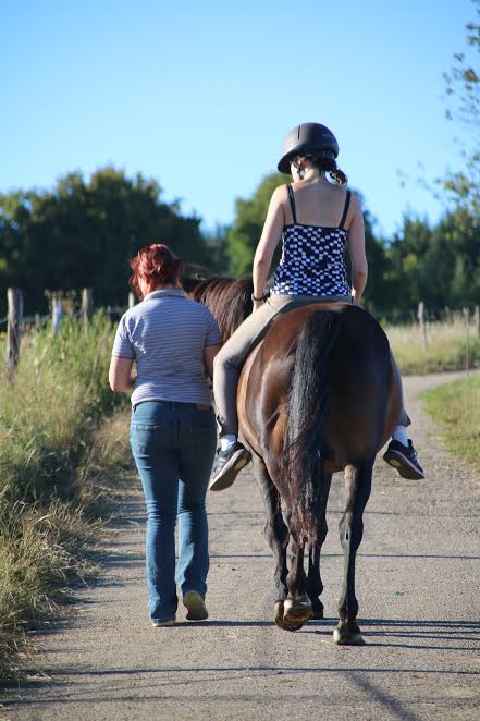 Dpt 77, Loustic, poney ONC de 16 ans, sauvé par Esther (Mars 2015) - Page 3 Unname43