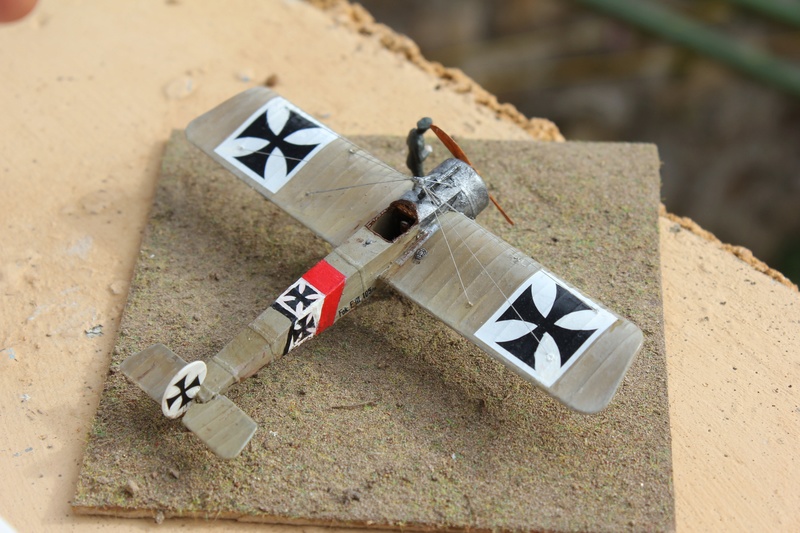 [revell] Fokker E III  d'Ernst Udet au 1/72 Img_9017