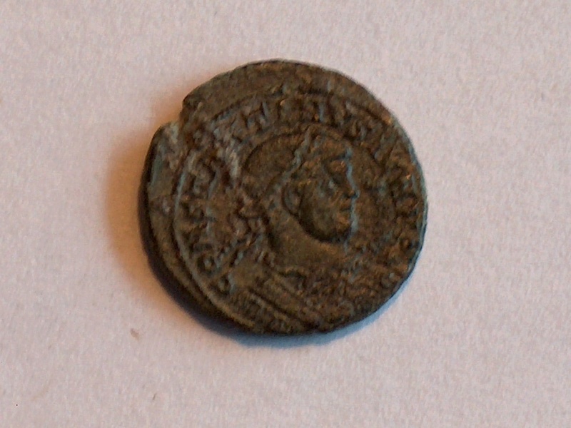 Identification romaine 34 Constantine I CONSTANTINUS AUG CAE 3410